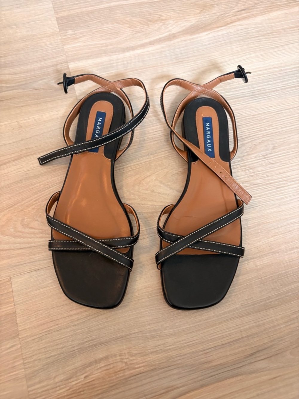 NEW - Margaux The FLAT SANDAL- size 36 - Picture 6 of 7